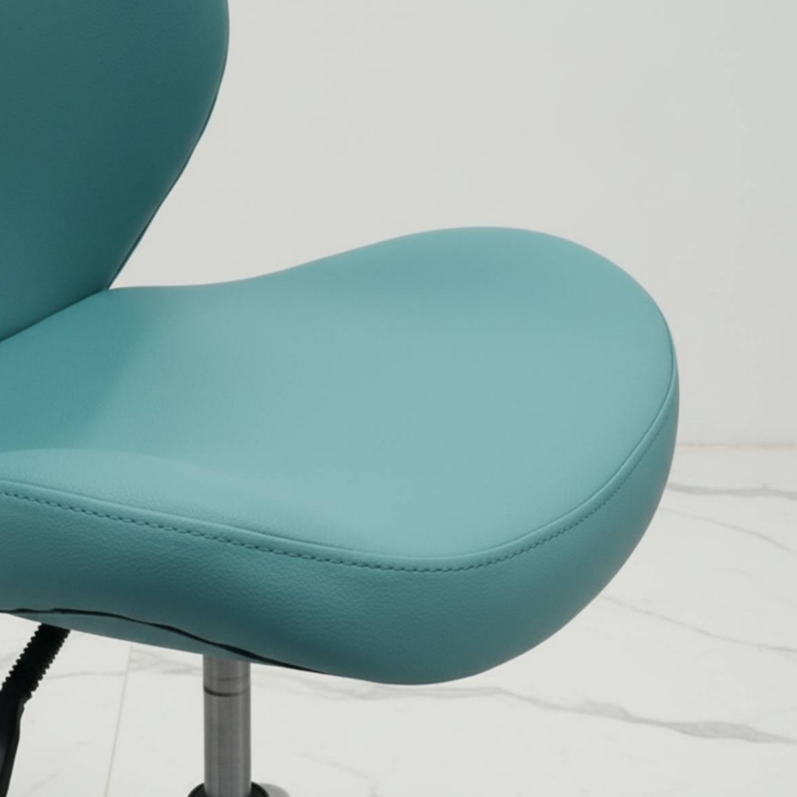 Мягкое офисное кресло с поворо – обзор и цена Office Chair